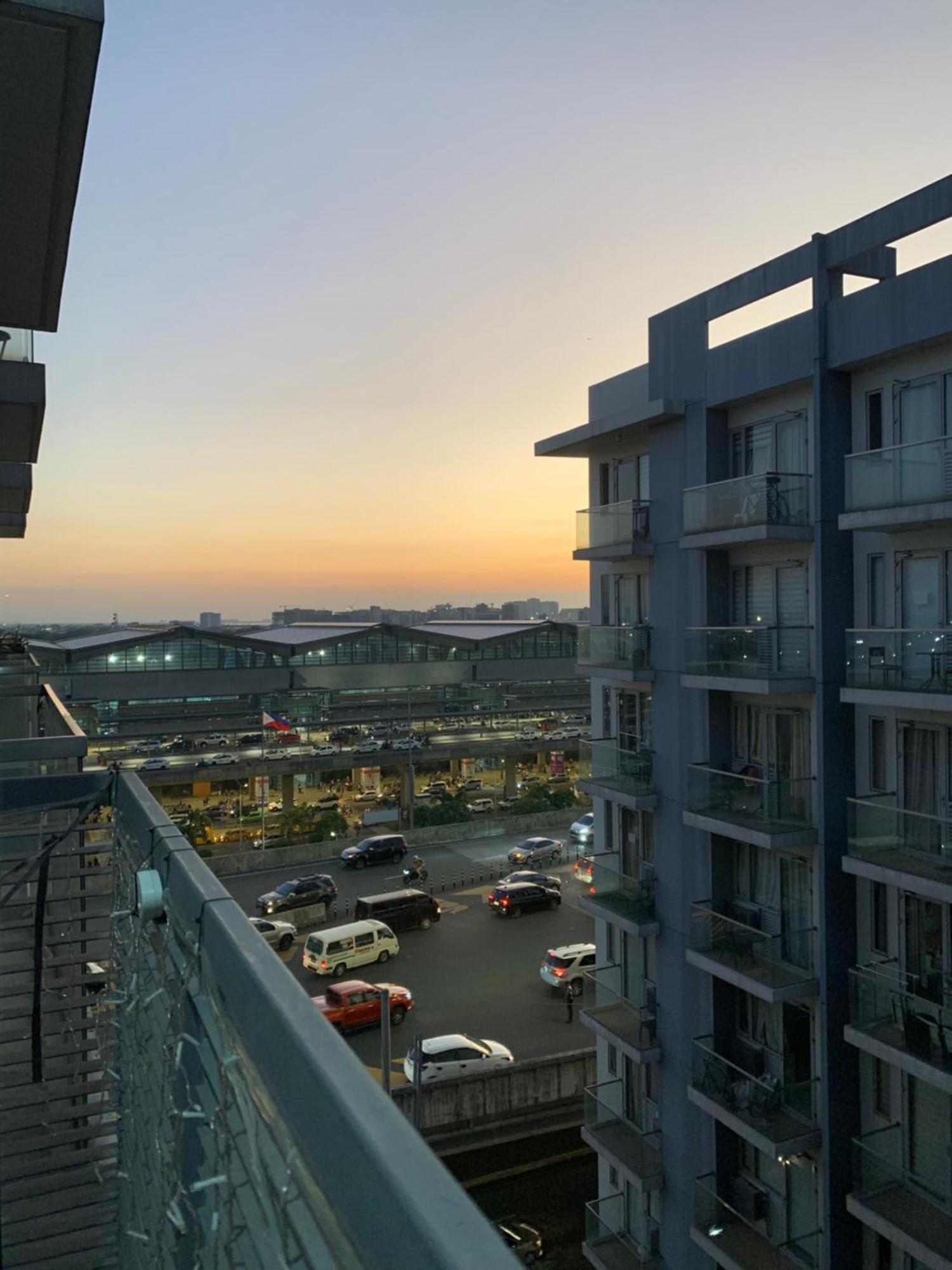 One Palm Tree Villas Condominium - Studio 10Th-O Fl With Balcony - Across Terminal 3 Airport มะนิลา ภายนอก รูปภาพ